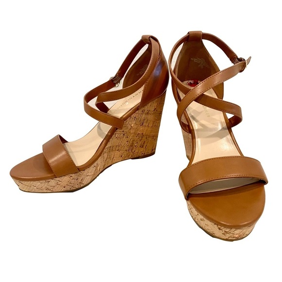 LIKE NEW — Tommy Hilfiger MISSA Leather Tan Platform Wedge Size 10 - Picture 4 of 10